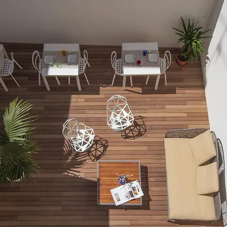 לינה וארוחת בוקר Bed 'n Design פלורידיה