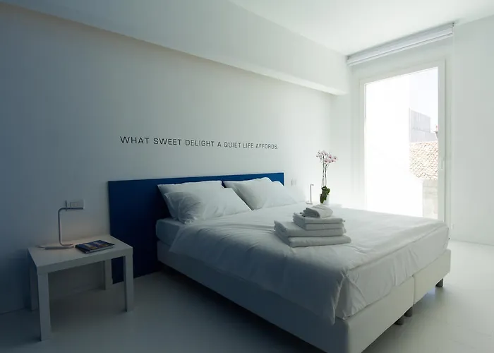 ベッド・アンド・ブレックファスト Bed 'n Design 4*