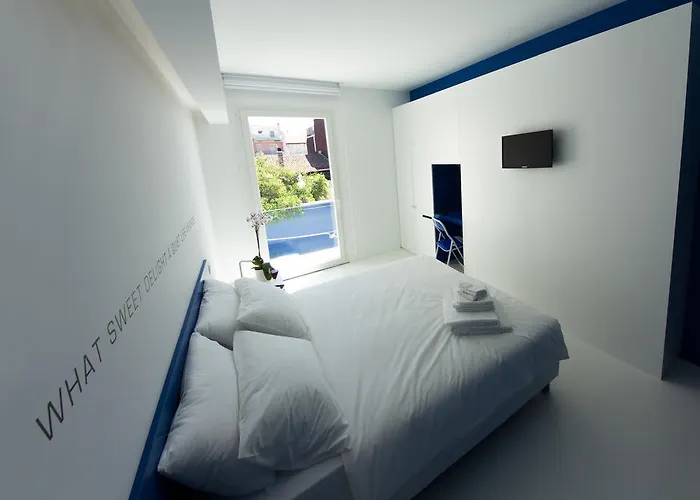 ベッド・アンド・ブレックファスト Bed 'n Design フロリーディア
