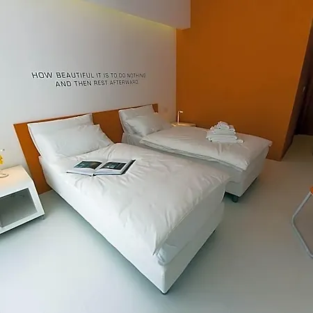Bed 'n Design Bed & Breakfast 4*